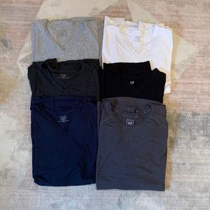 BUNDLE - 6 Mens short sleeve V-neck t-shirts Calvin Klein and gap